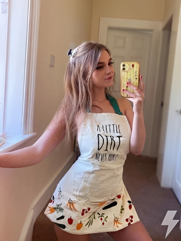 Элеонора привлекальеная девушка из Ярцево цена от 2000 руб