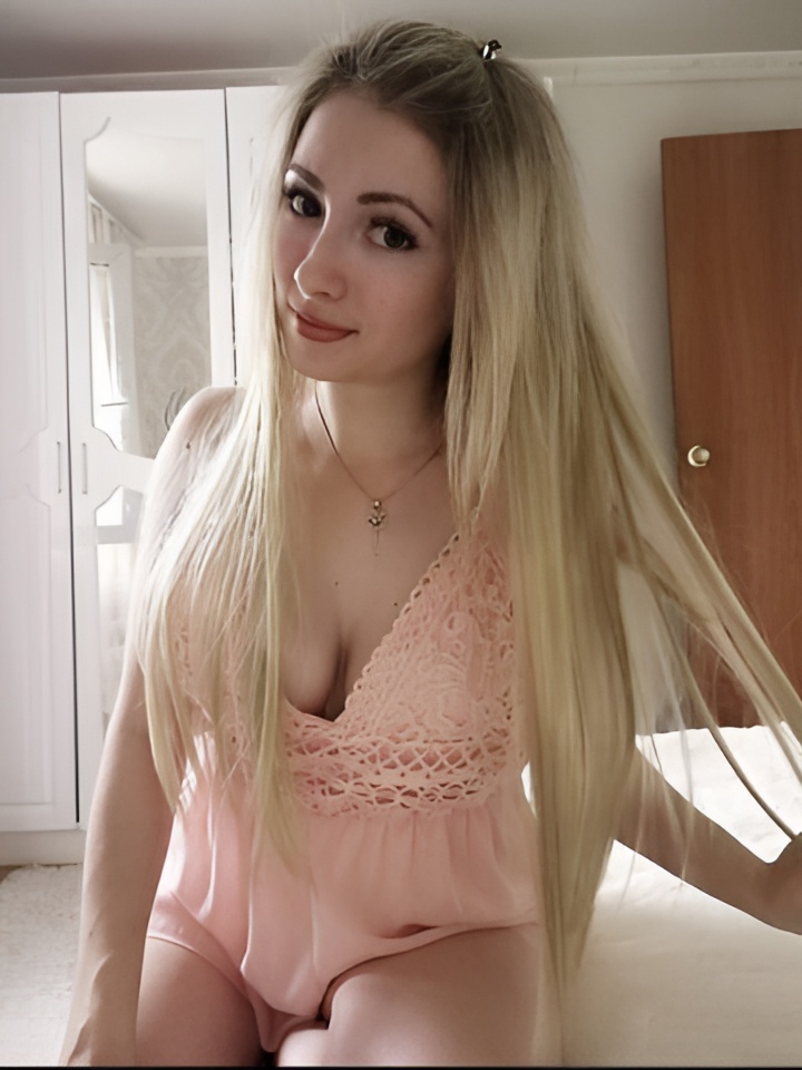 Искра привлекальеная девушка из Ярцево цена от 10000 руб