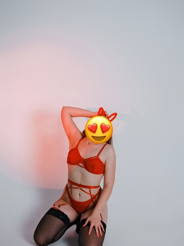 Амина привлекательная девушка из Ярцево цена от 1500 руб