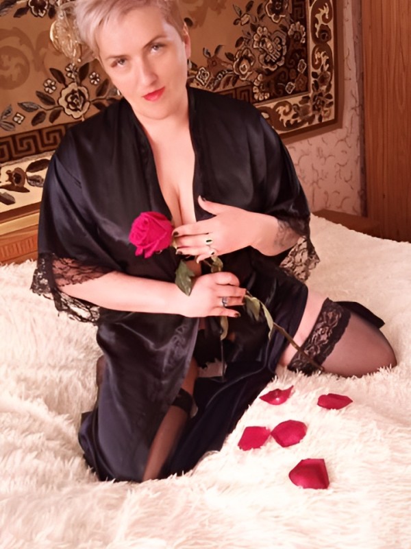 Далия привлекательная девушка из Ярцево цена от 1500 руб