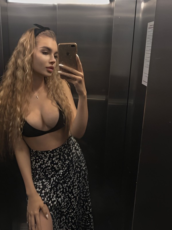 Неонила привлекательная девушка из Ярцево цена от 2000 руб