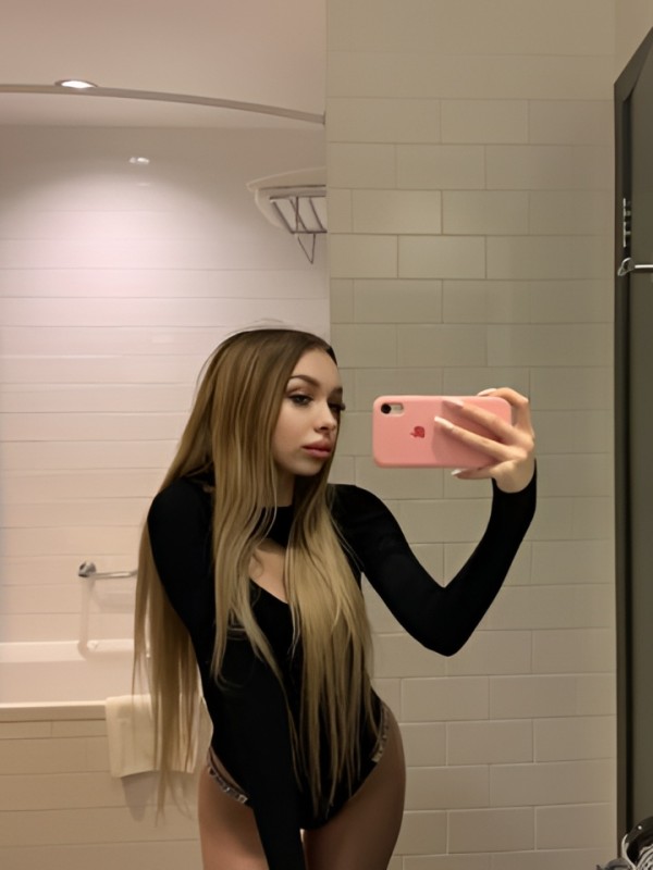 Рената привлекательная девушка из Ярцево цена от 10000 руб