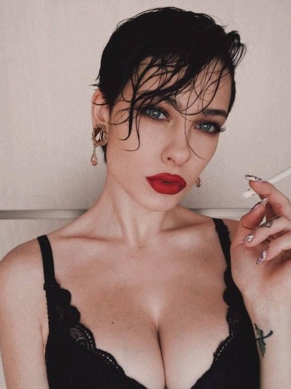 Александра привлекательная девушка из Ярцево цена от 6000 руб