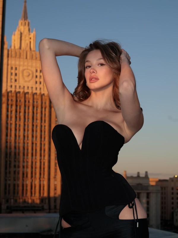 Инесса привлекательная девушка из Ярцево цена от 7000 руб